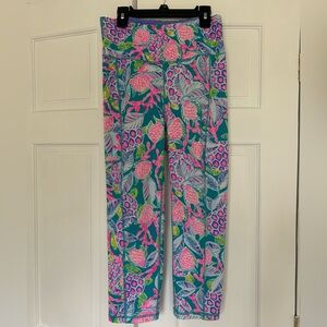 Lilly Pulitzer cropped leggings! Size medium:) Style: Taipei-Taiwan